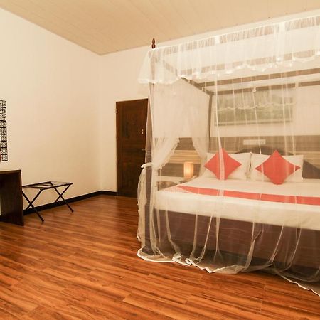 Clove Transit Hotel Kotugoda ภายนอก รูปภาพ