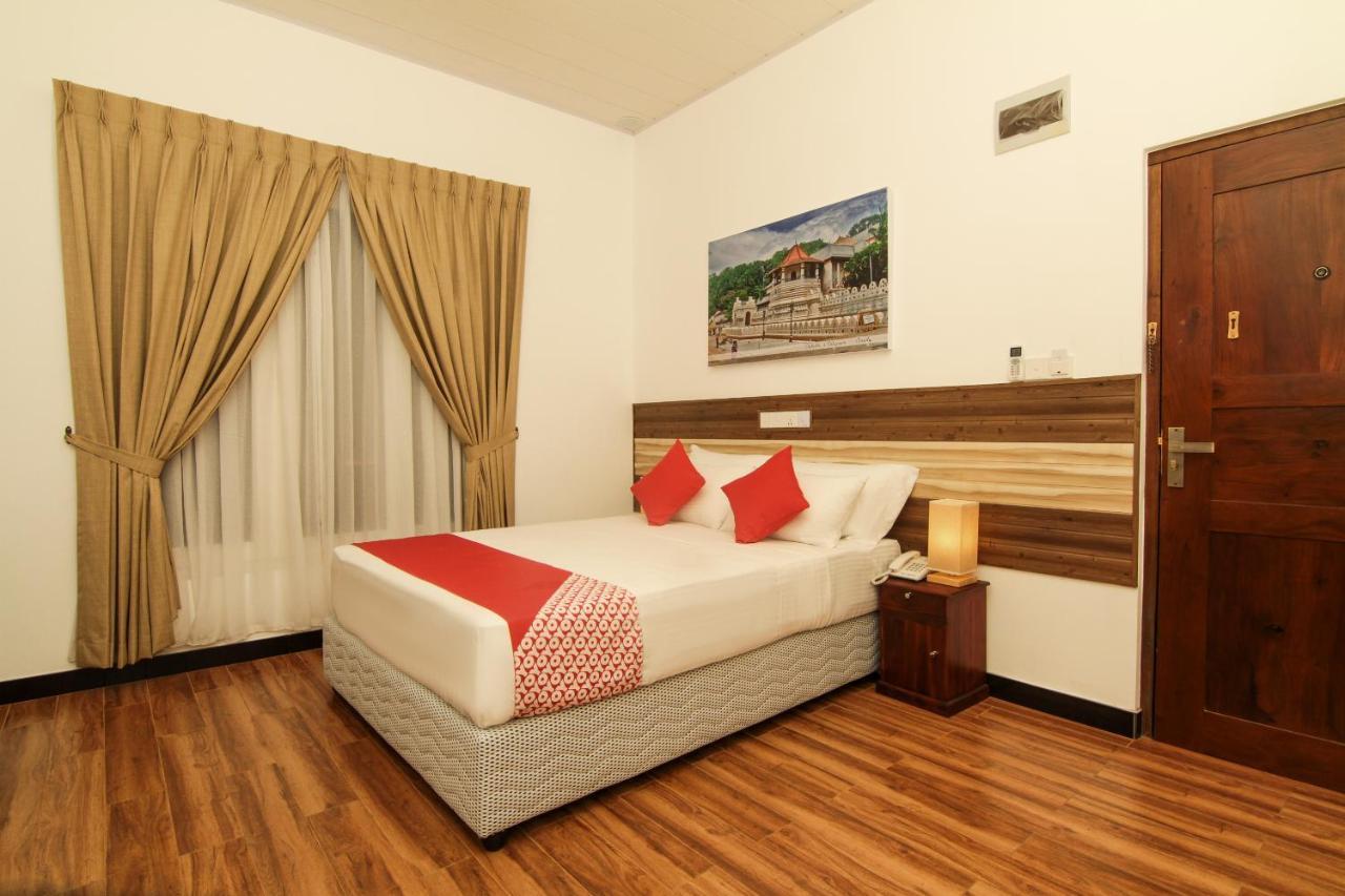 Clove Transit Hotel Kotugoda ภายนอก รูปภาพ