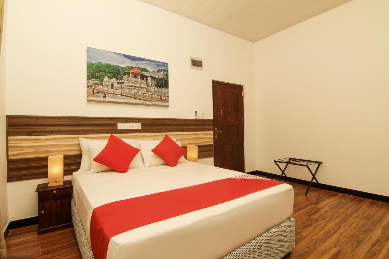 Clove Transit Hotel Kotugoda ภายนอก รูปภาพ