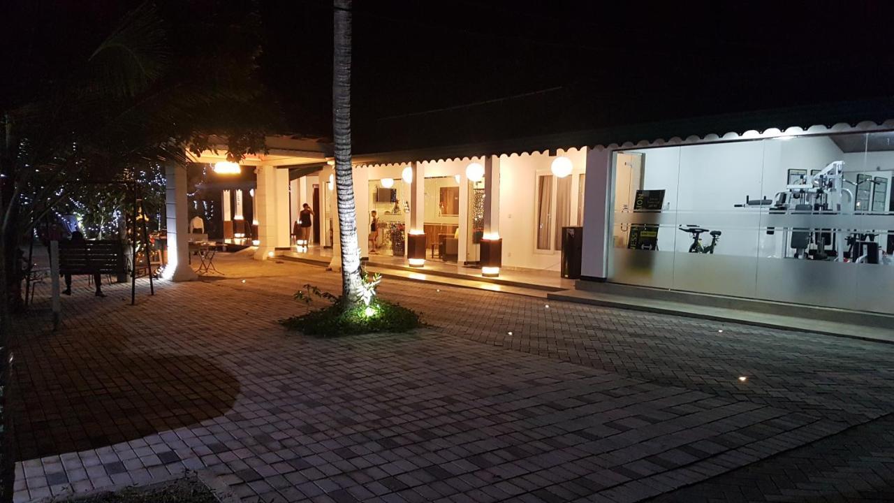 Clove Transit Hotel Kotugoda ภายนอก รูปภาพ