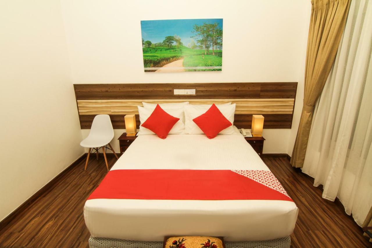 Clove Transit Hotel Kotugoda ภายนอก รูปภาพ