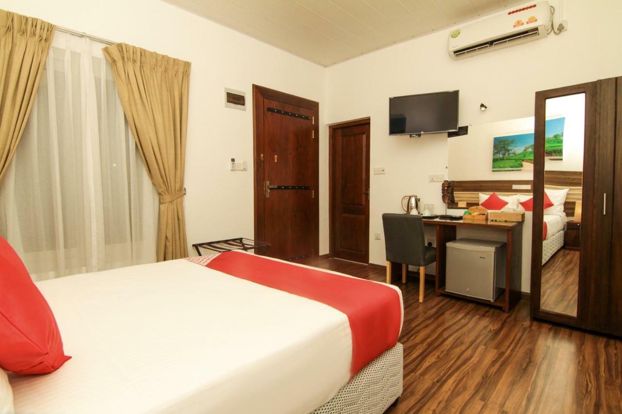 Clove Transit Hotel Kotugoda ภายนอก รูปภาพ