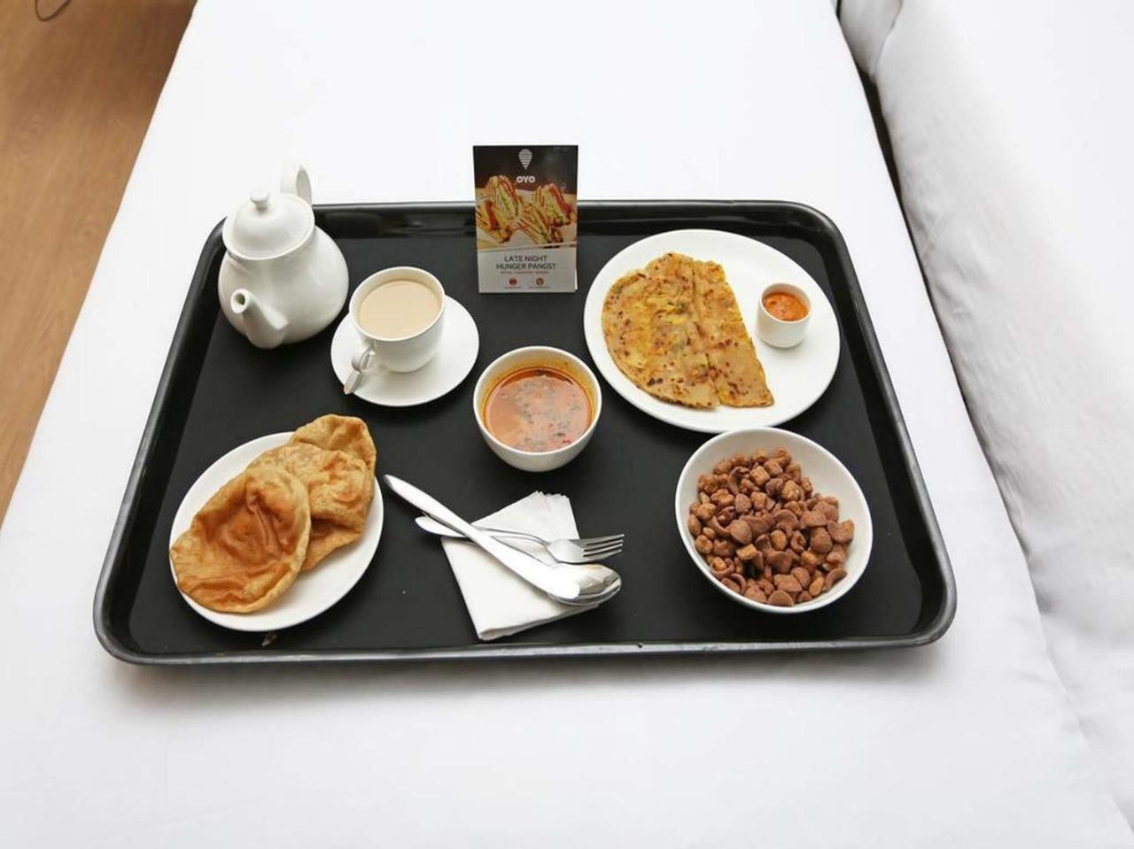 Clove Transit Hotel Kotugoda ภายนอก รูปภาพ