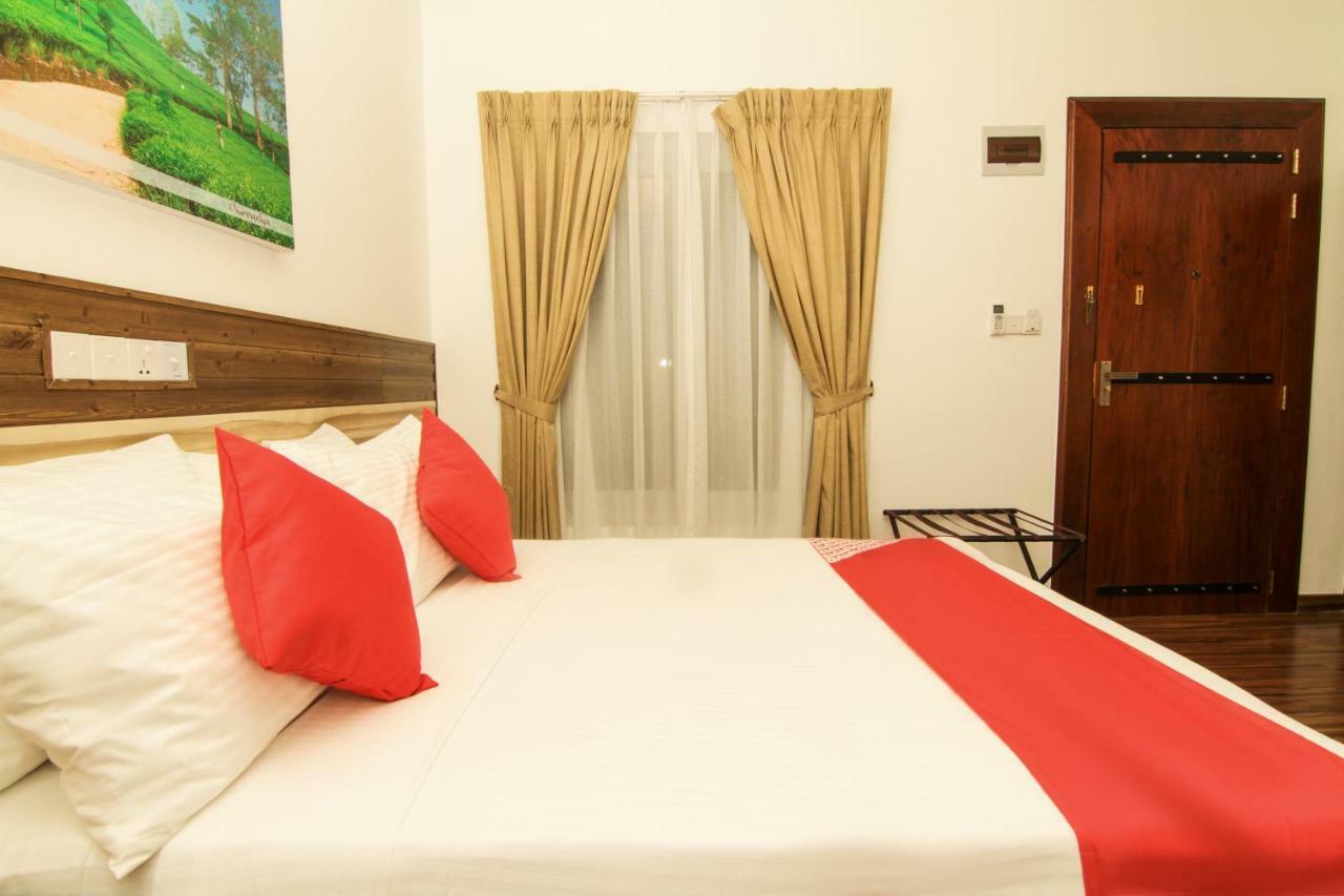 Clove Transit Hotel Kotugoda ภายนอก รูปภาพ