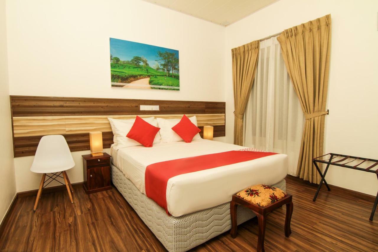 Clove Transit Hotel Kotugoda ภายนอก รูปภาพ