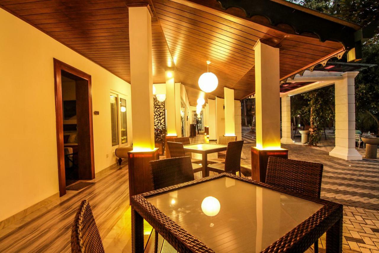 Clove Transit Hotel Kotugoda ภายนอก รูปภาพ