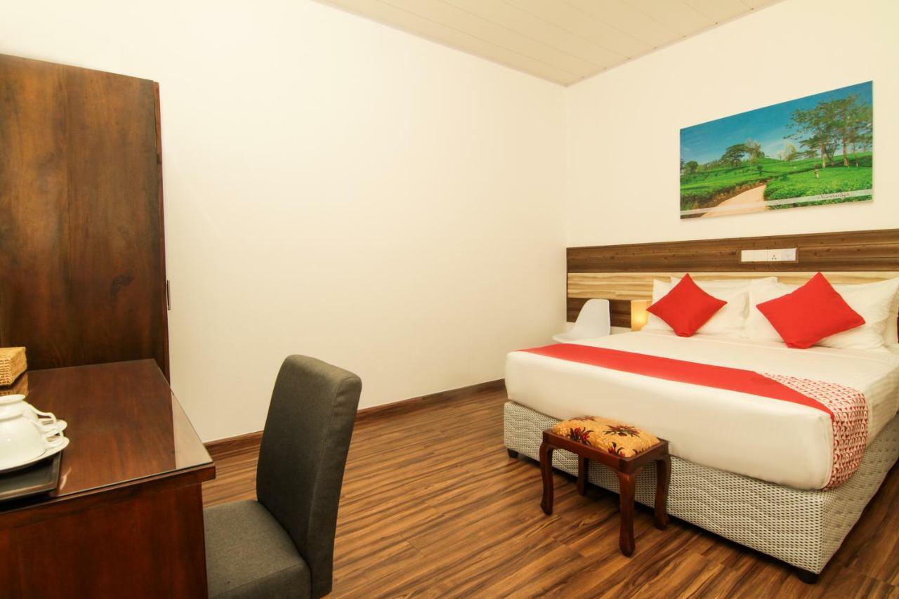 Clove Transit Hotel Kotugoda ภายนอก รูปภาพ