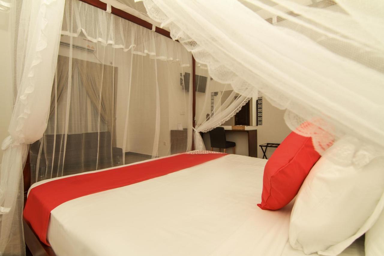 Clove Transit Hotel Kotugoda ภายนอก รูปภาพ