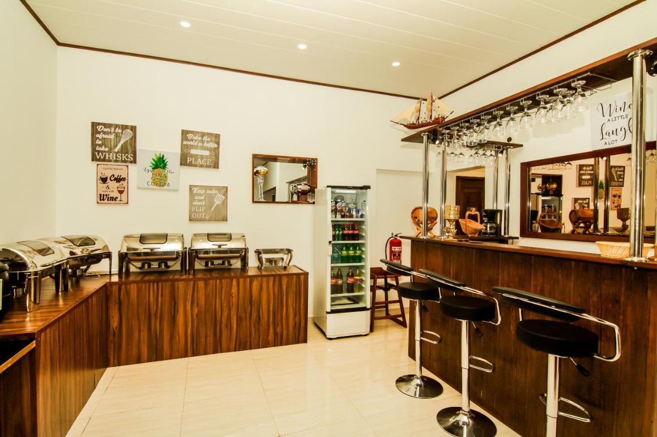 Clove Transit Hotel Kotugoda ภายนอก รูปภาพ